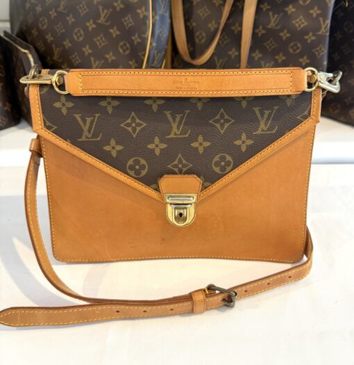 Louis Vuitton Vintage Monogram Sac Biface - Image 5