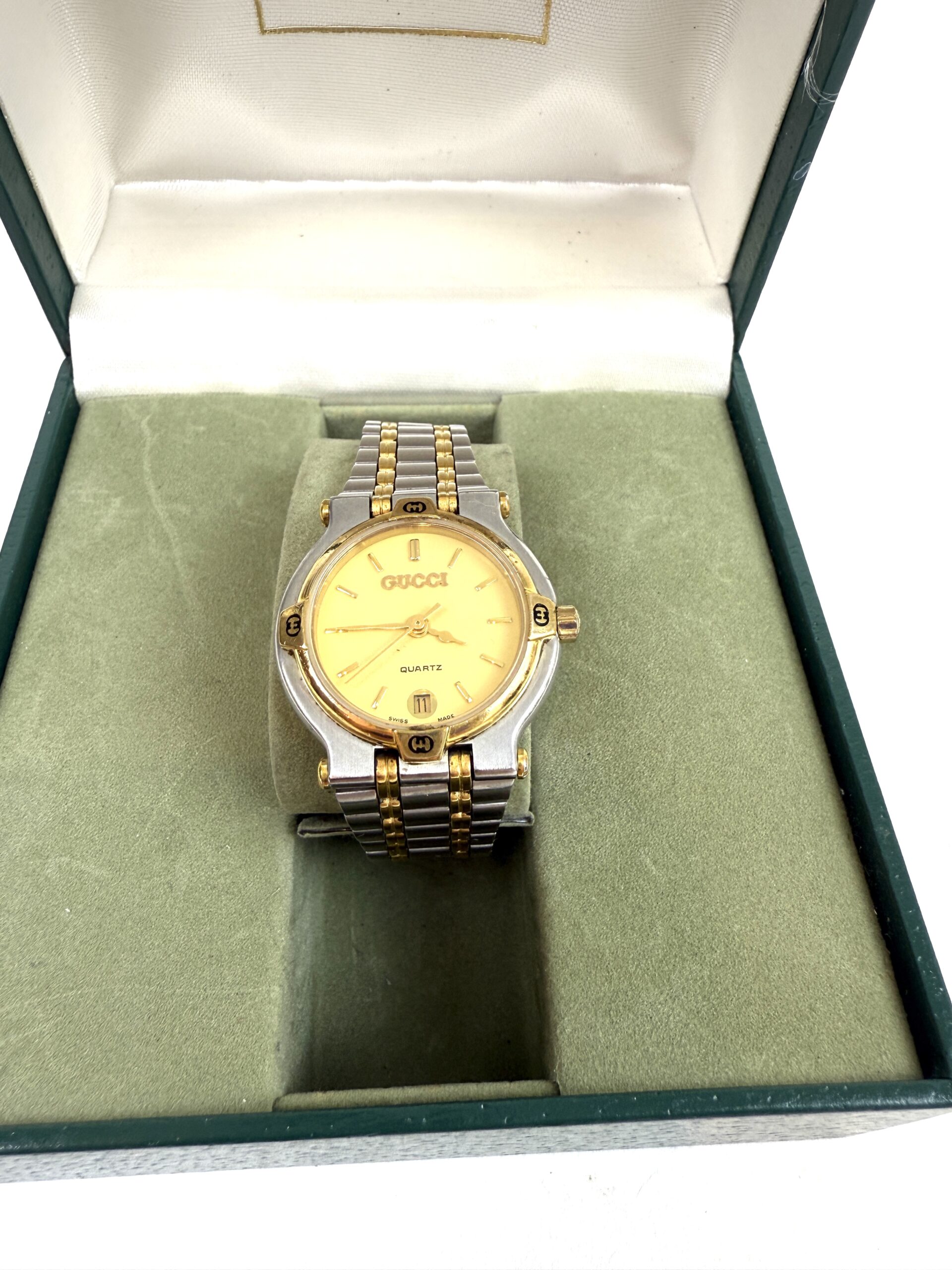 Ladies Swiss Quartz GUCCI 9000L Stainless Steel Case and Band Watch 4 Ladies Swiss Quartz GUCCI 9000L Stainless Steel Case and Band Watch - Image 4