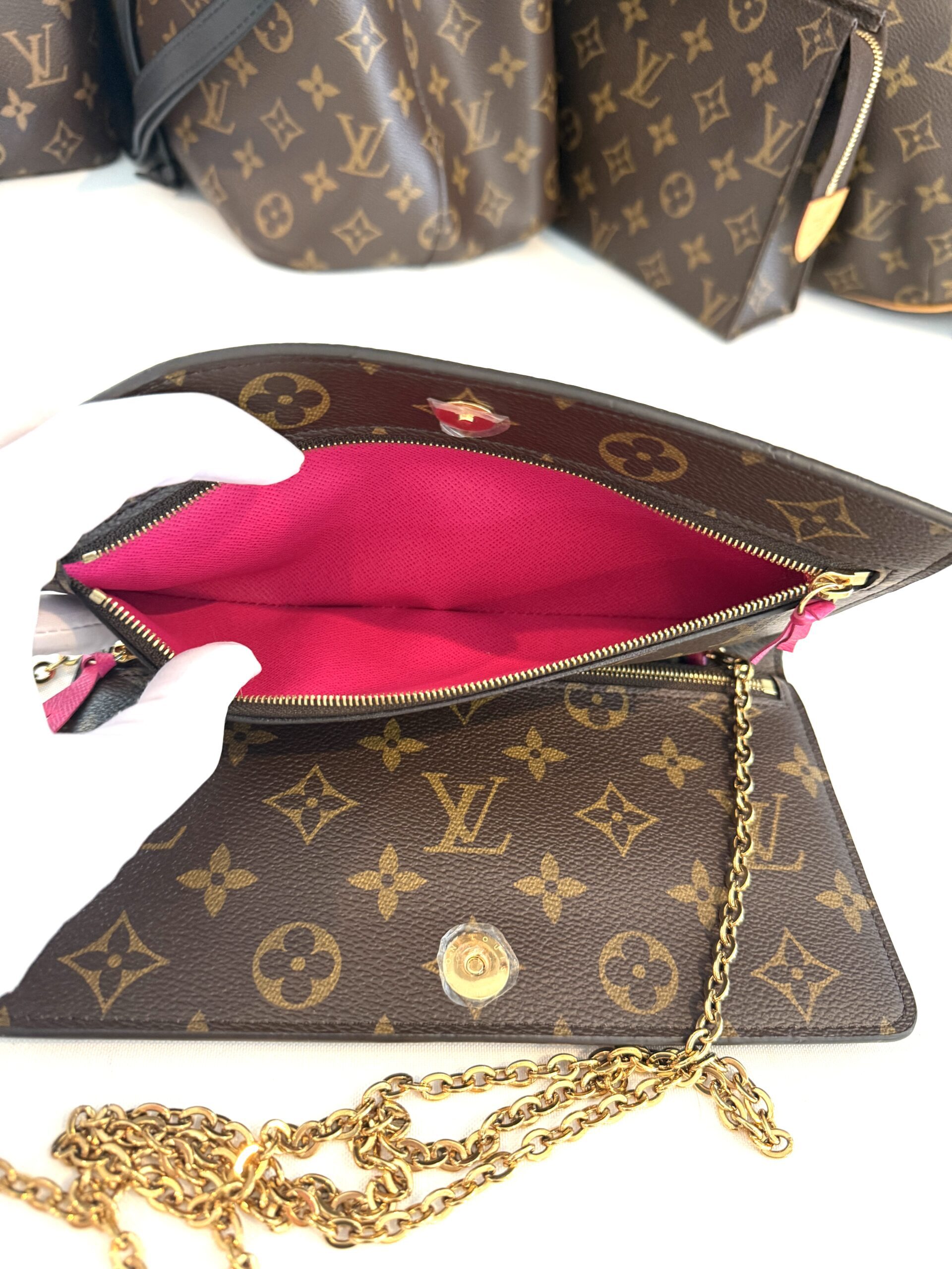 Louis Vuitton Weekend Christmas Animation Pochette Monogram Canvas Crossbody Bag Brown 8 Louis Vuitton Weekend Christmas Animation Pochette Monogram Canvas Crossbody Bag Brown 8