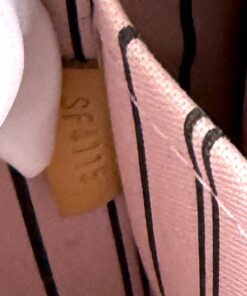 Louis Vuitton Neverfull MM Monogram with Light Pink and Pouch Set 24