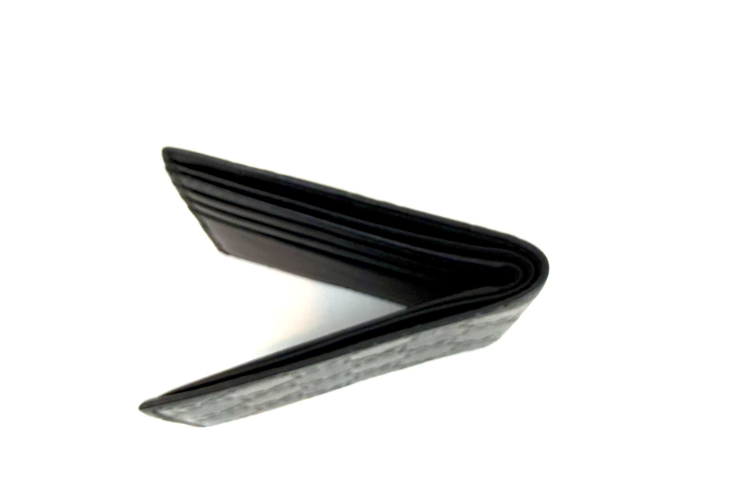 Gucci Guccissima New Britt Bi-Fold Wallet Blaclk Leather SHW 6 Gucci Guccissima New Britt Bi-Fold Wallet Blaclk Leather SHW 6