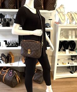 Louis Vuitton Monogram Canvas Pochette Metis 2