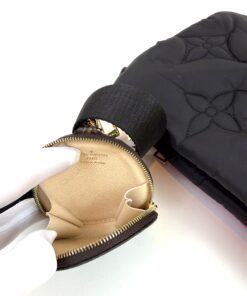 Louis Vuitton Maxi Multi Pochette Econyl Shoulder Bag Fuchsia Pochette Crossbody 15