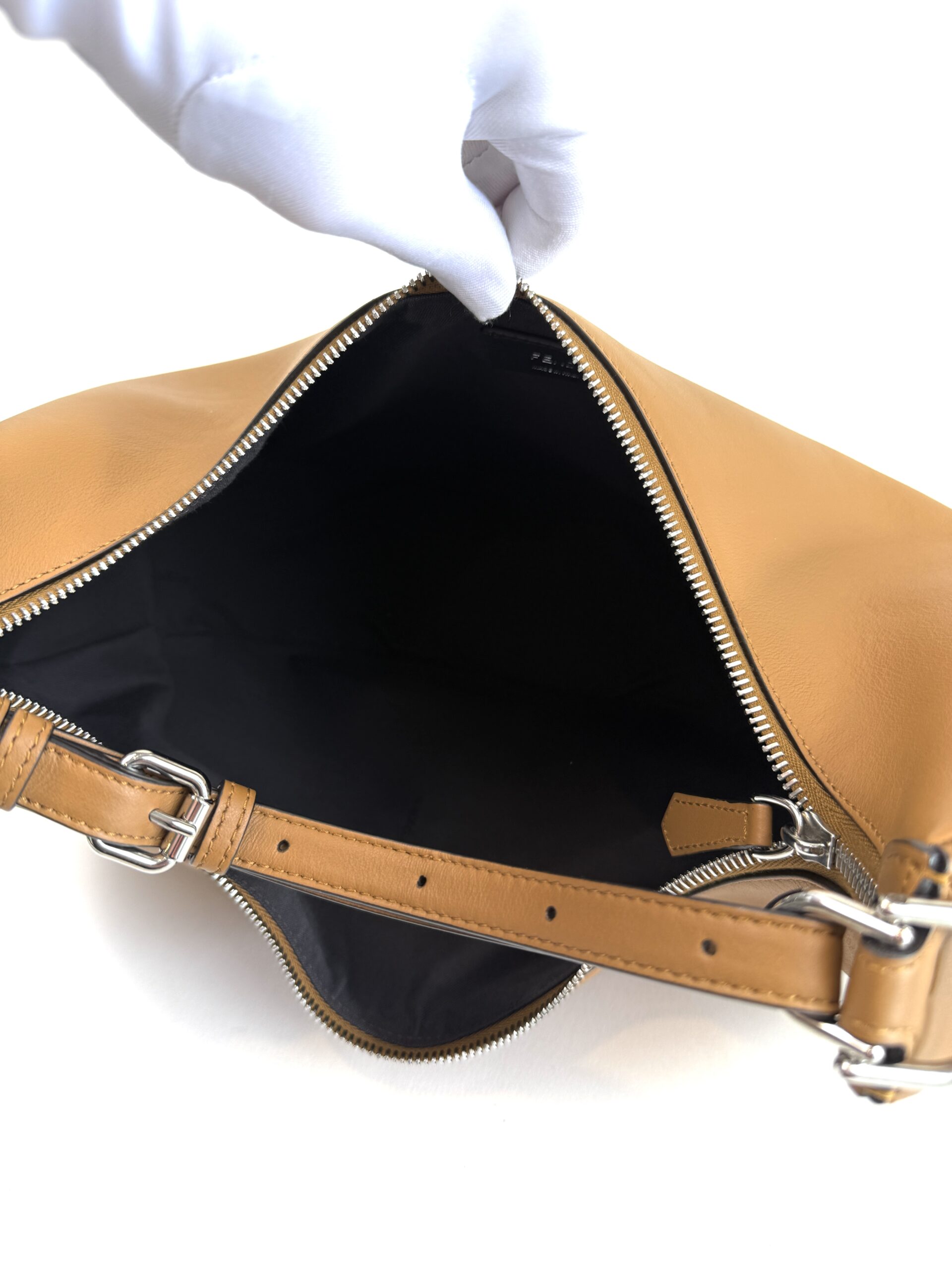 Fendi Fendigraphy Medium Hobo Caramel Silver 14 Fendi Fendigraphy Medium Hobo Caramel Silver 14