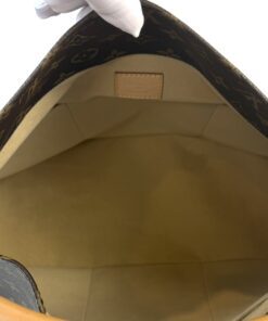 Louis Vuitton Monogram Artsy MM 21