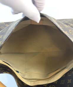 Louis Vuitton Monogram Artsy MM 18