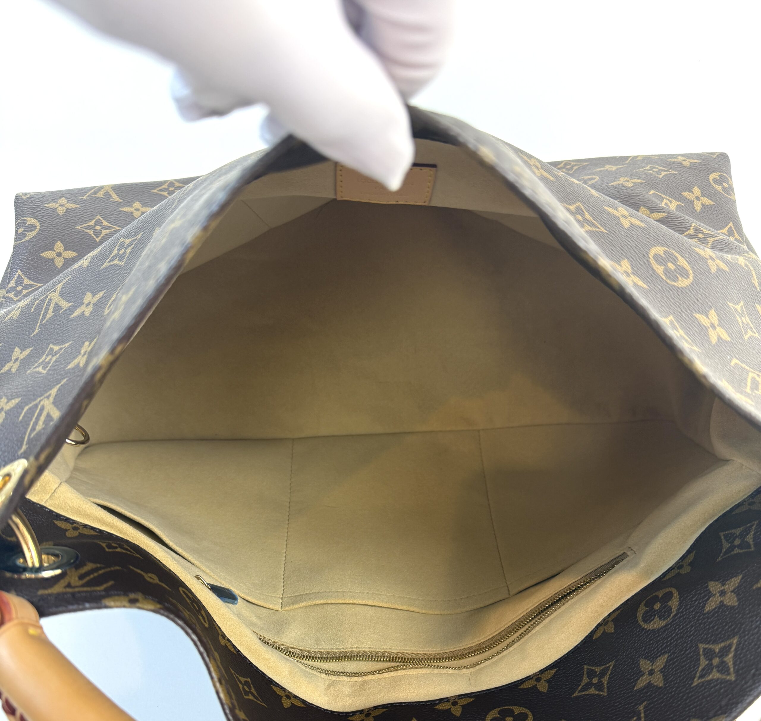 Louis Vuitton Monogram Artsy MM 18 Louis Vuitton Monogram Artsy MM 18