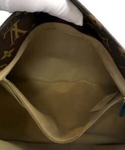 Louis Vuitton Monogram Artsy MM 16