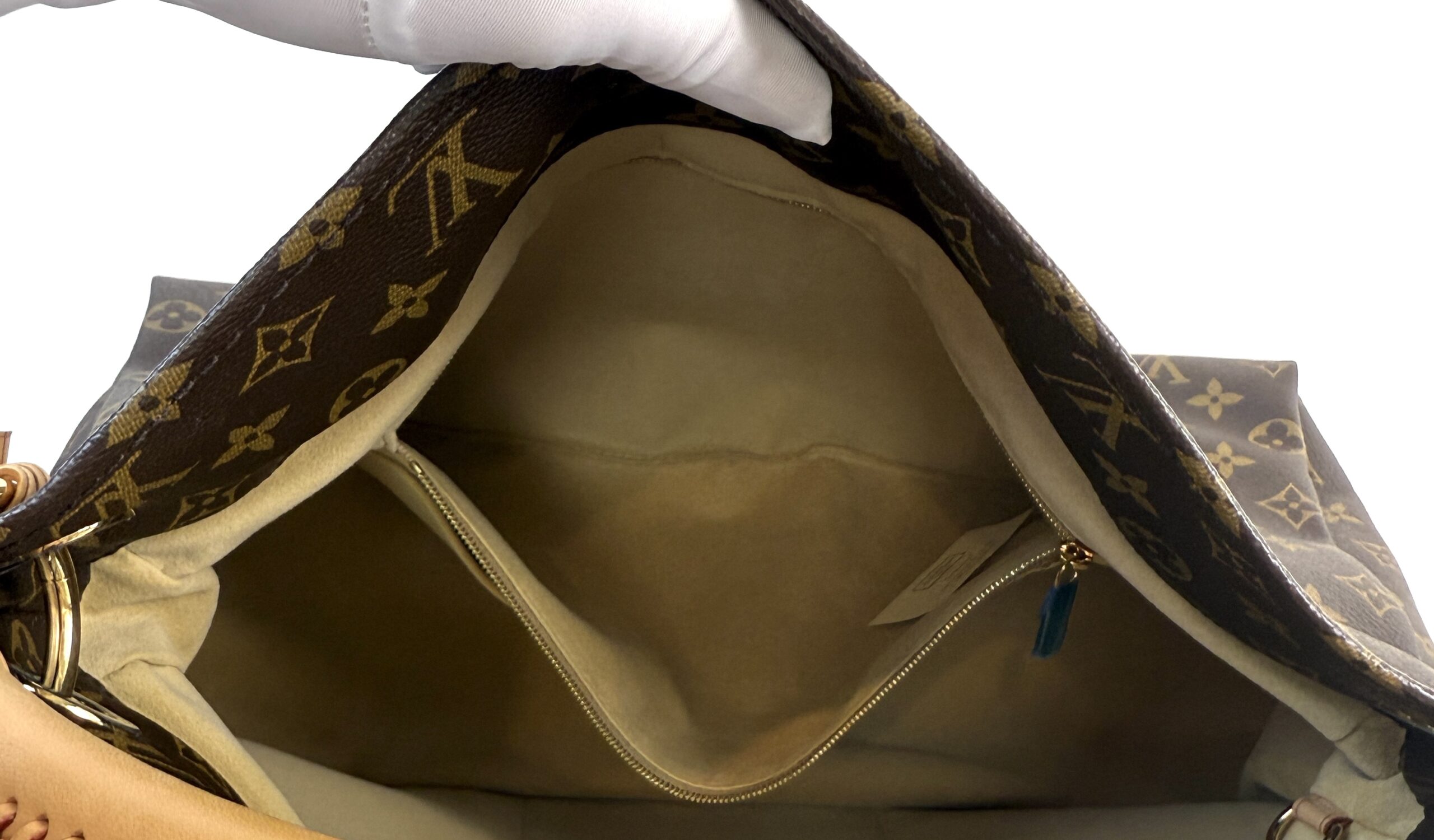 Louis Vuitton Monogram Artsy MM 16 Louis Vuitton Monogram Artsy MM 16