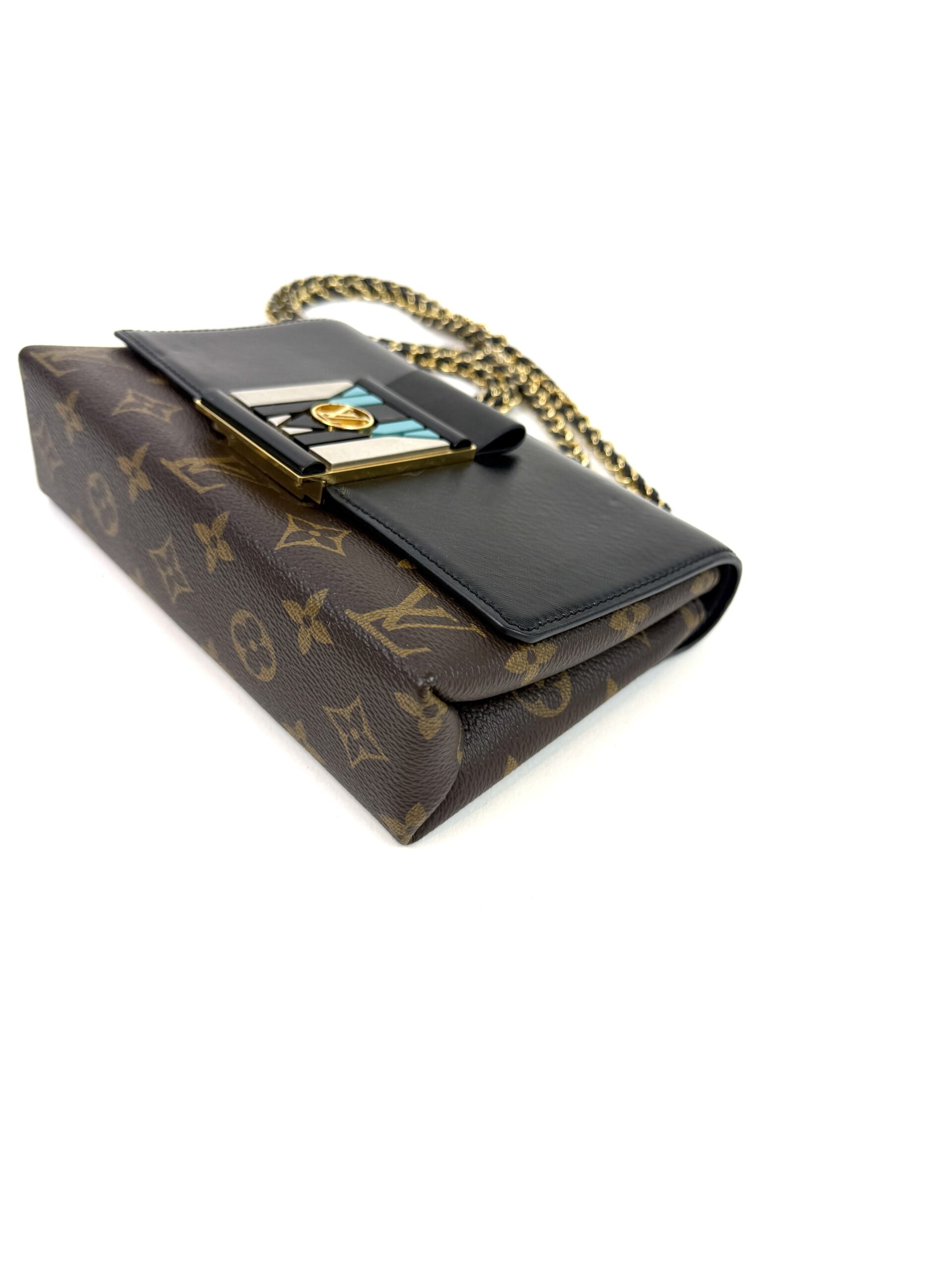 Louis Vuitton Pochette Thelma Monogram and Noir Shoulder Bag or Crossbody 21 Louis Vuitton Pochette Thelma Monogram and Noir Shoulder Bag or Crossbody 21