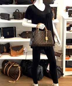 Louis Vuitton Monogram Montaigne MM Satchel or Shoulder Bag 3