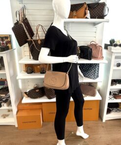 Gucci Beige Leather Soho Flap Chain Crossbody 2