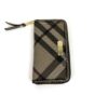 Wallet standing on end showing the zip and pull