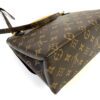 Base of the bag with the strap across