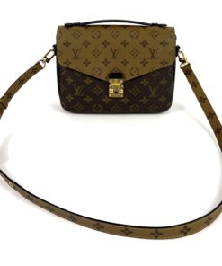 Bag with the strap laid out to full length