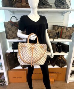Girolata carried by a mannequin in the boutique