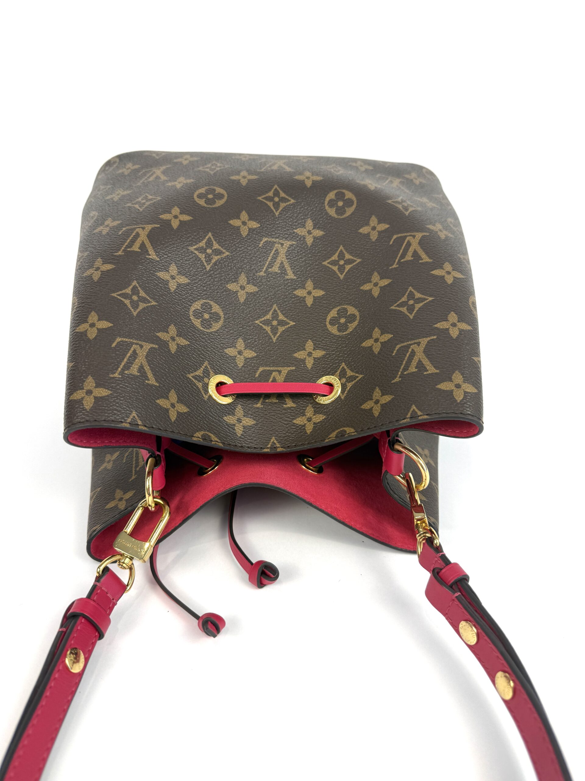 Louis Vuitton Neo Noe Monogram with Freesia - Image 19