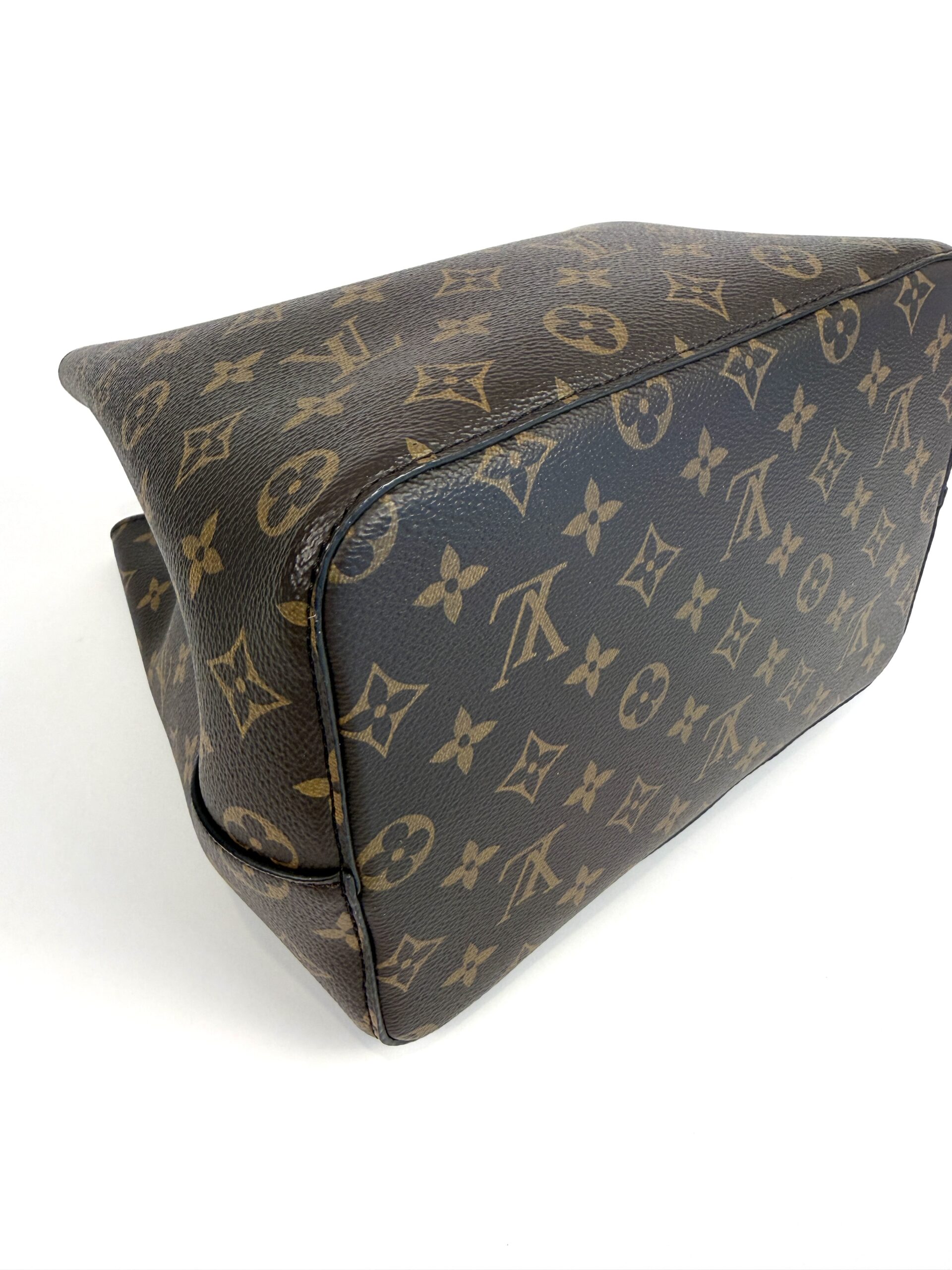 Louis Vuitton Neo Noe Monogram with Freesia - Image 23