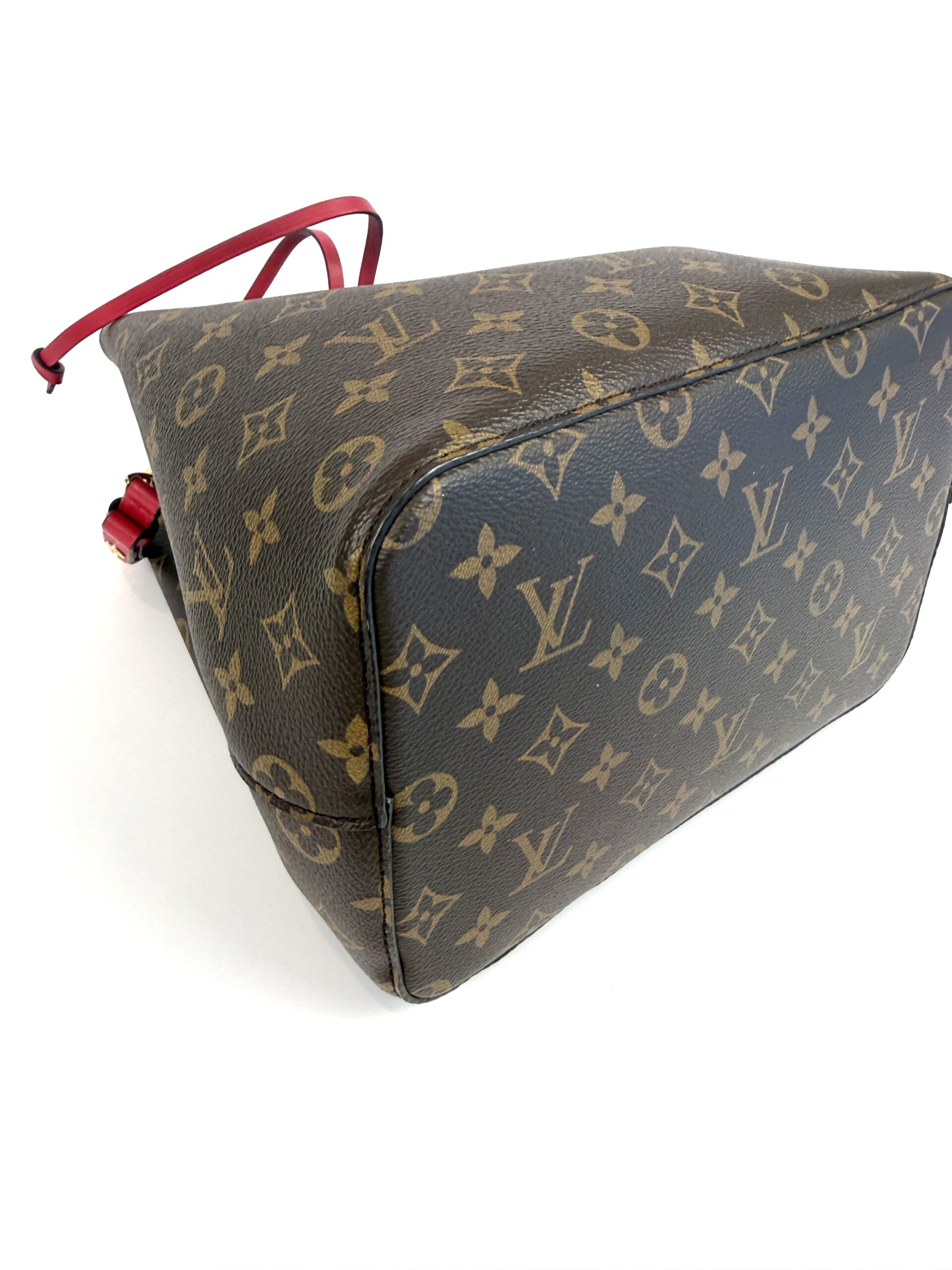 Louis Vuitton Neo Noe Monogram with Freesia - Image 26