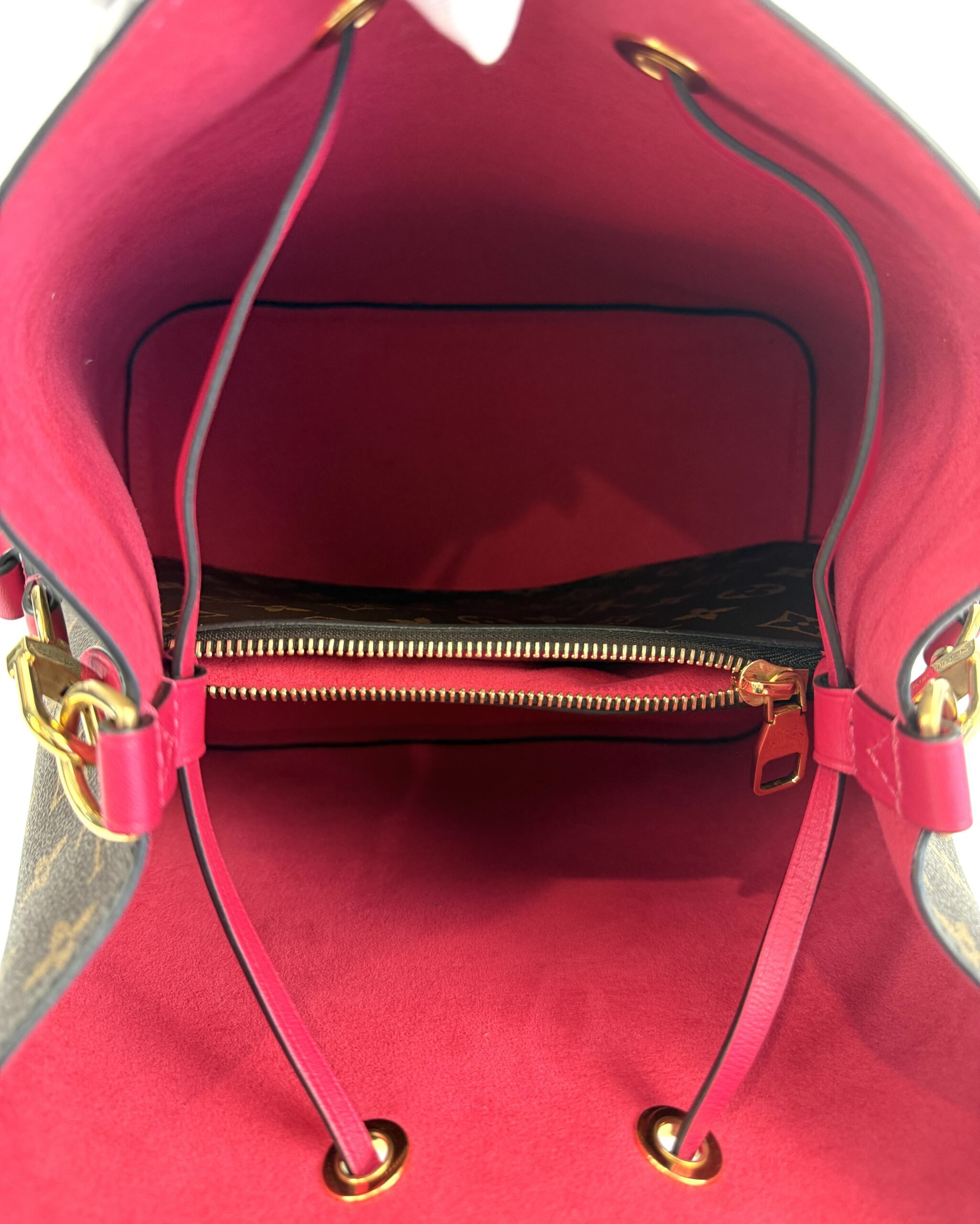 Louis Vuitton Neo Noe Monogram with Freesia - Image 6