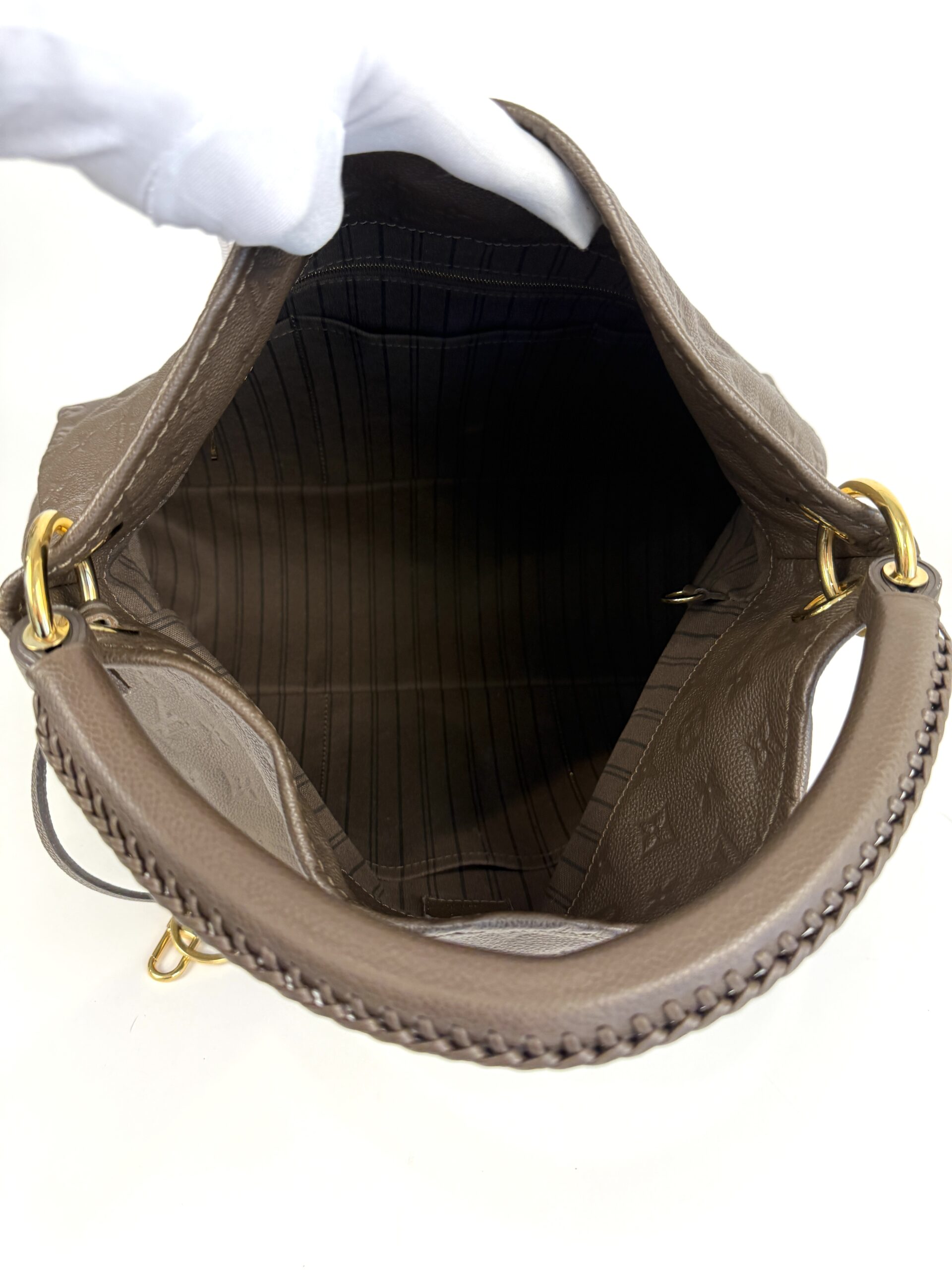 Louis Vuitton Artsy MM Terre Empreinte Leather Hobo - Image 6