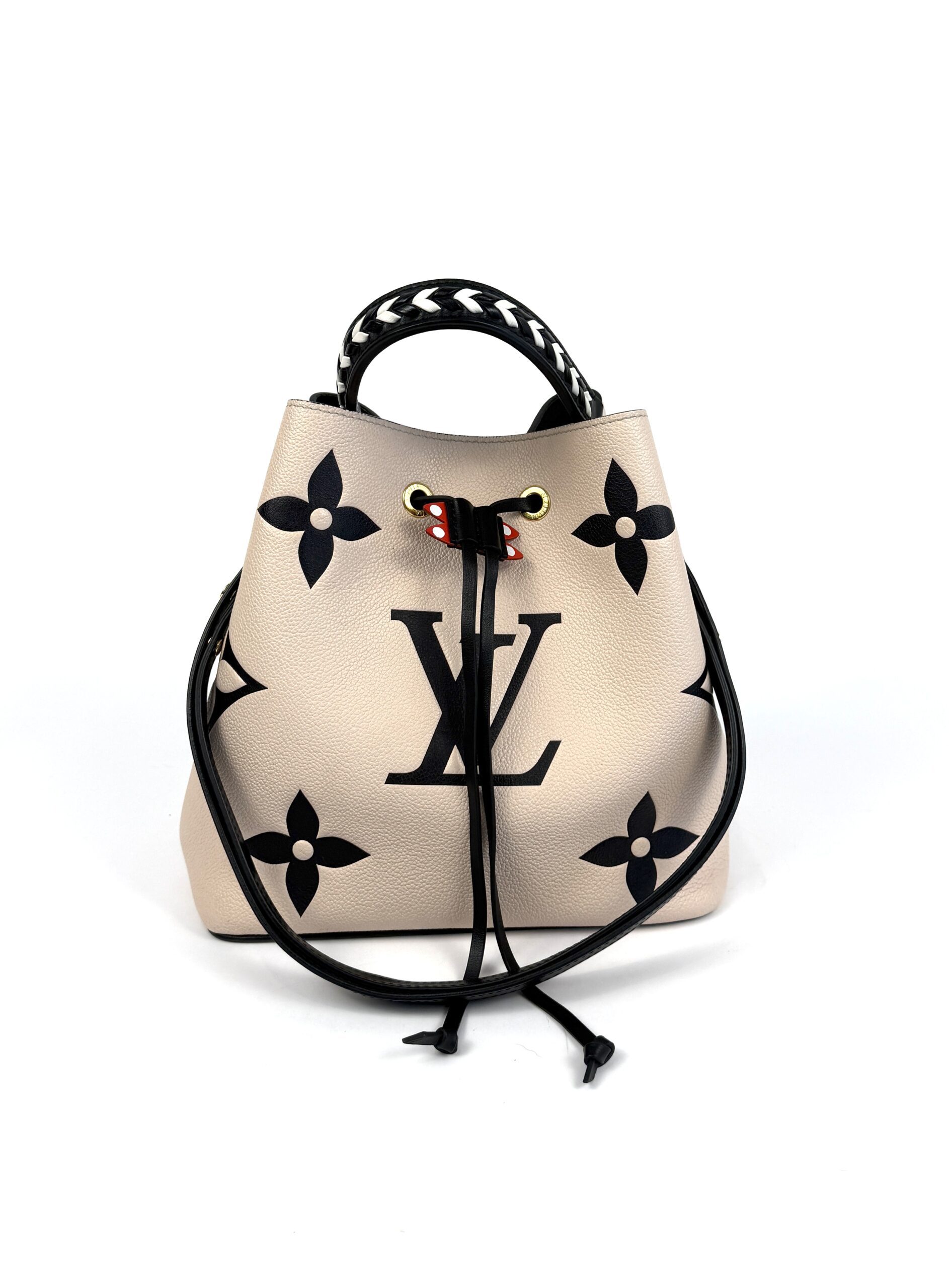 Front view with the braided top handle up