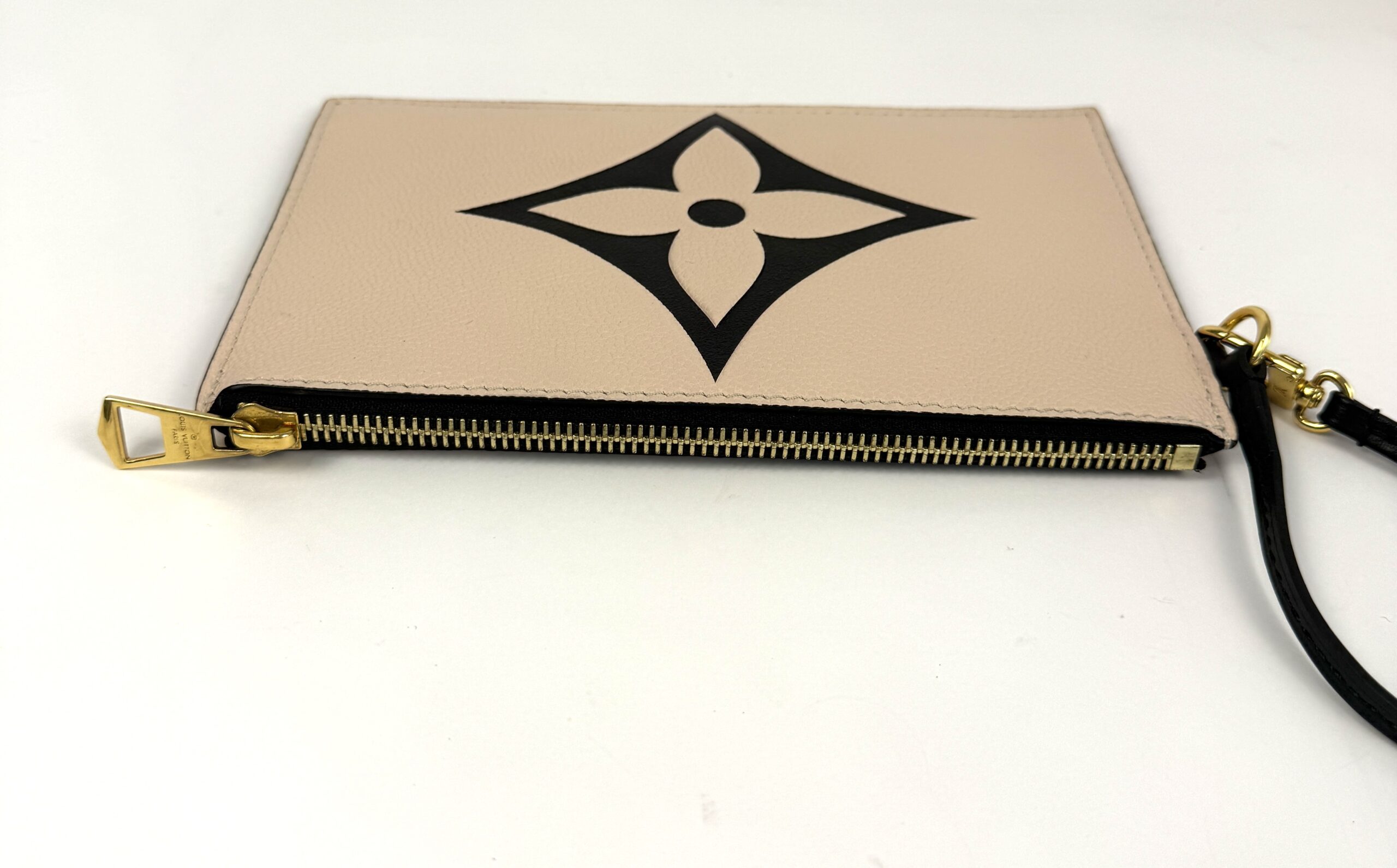 Pochette zip edge