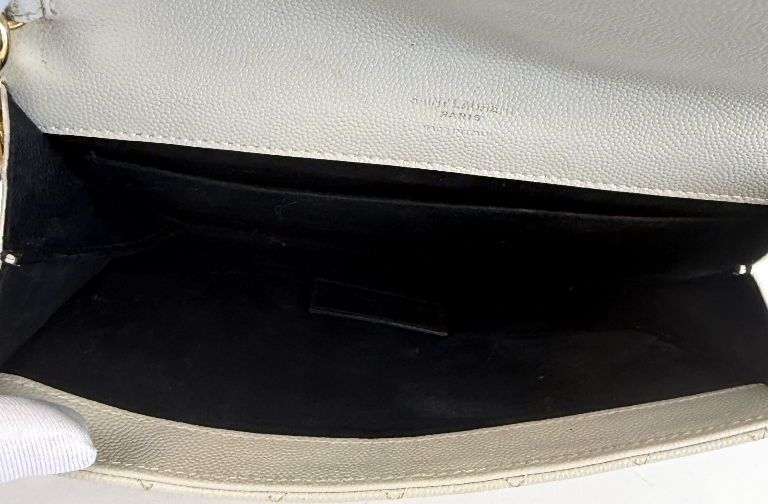 YSL Saint Laurent Envelope Flap Pouch In Mix Matelassé Grain De Poudre Embossed Cream Leather - Image 7